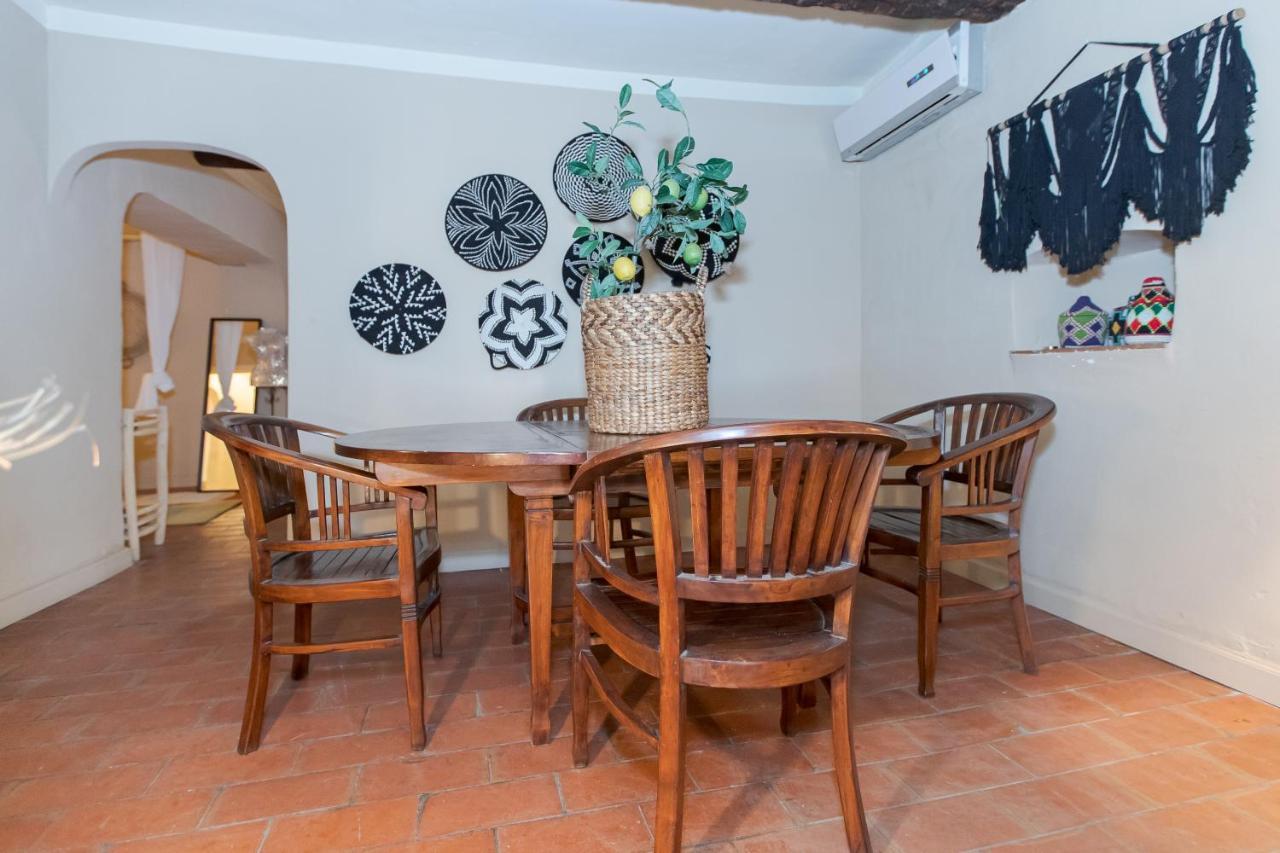 Appartement Rare: 110m² Climatises Avec Terrasse. 2 Chambres *